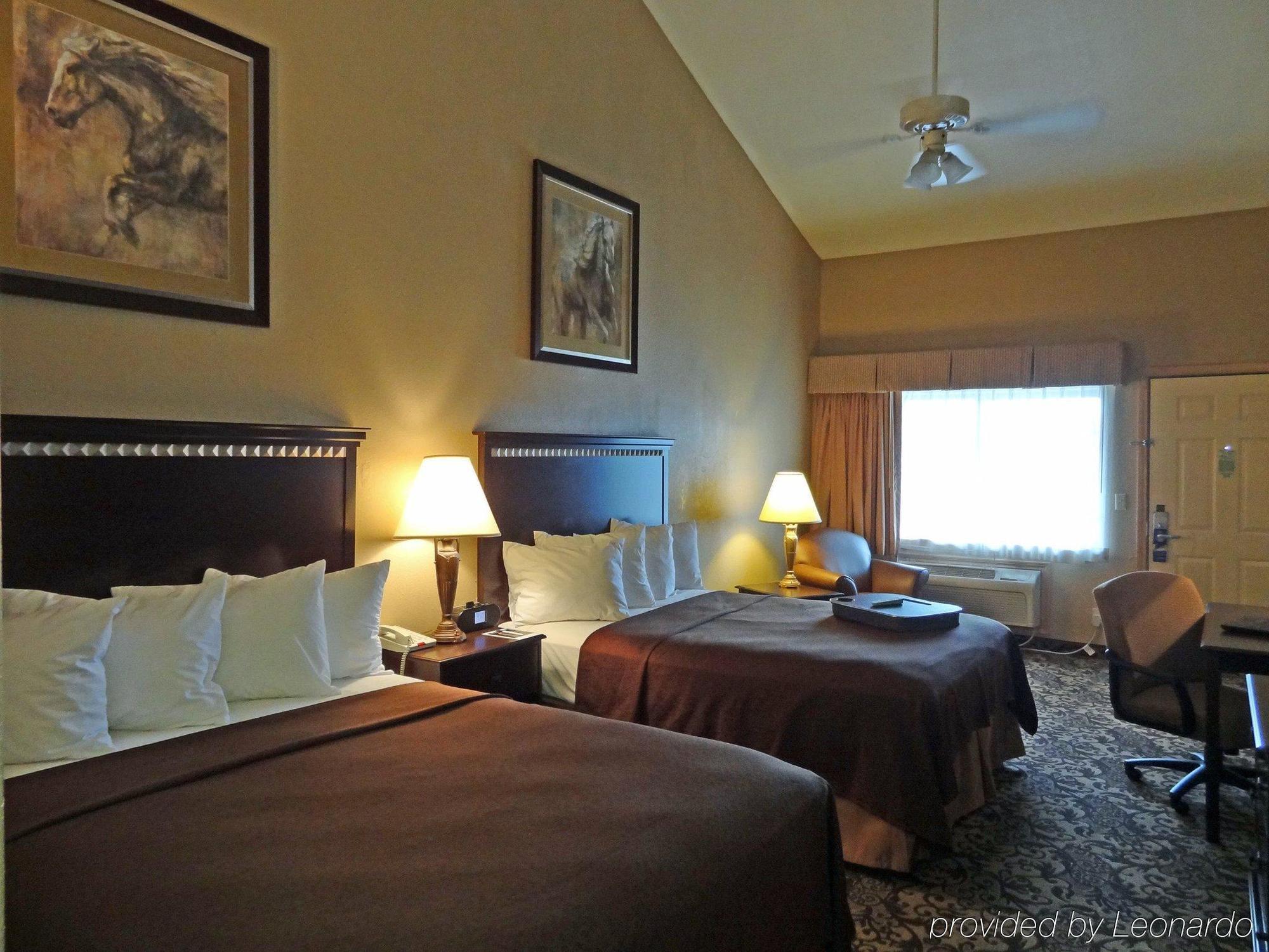 Best Western George West Executive Inn Room photo