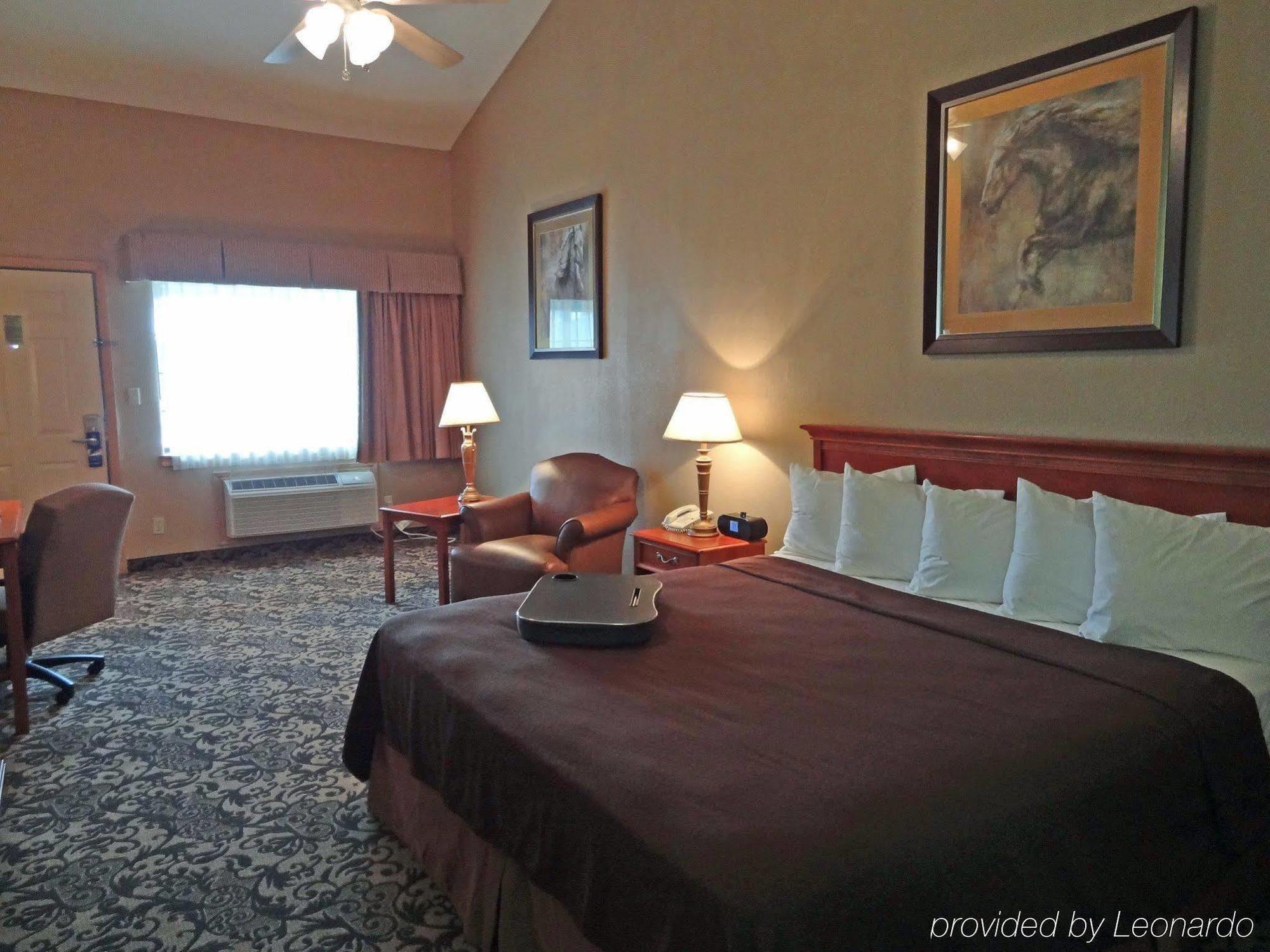 Best Western George West Executive Inn Room photo